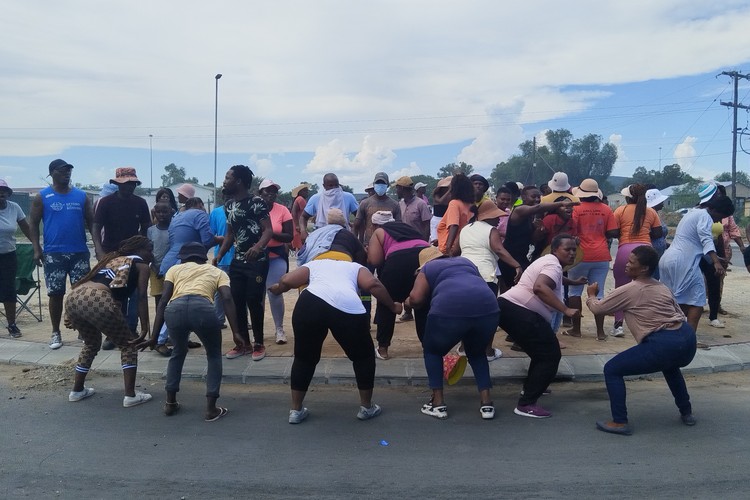 Protesters Twerk For Water As Taps Run Dry Groundup